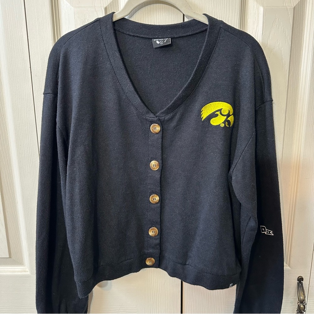 Hype and Vice Soft Iowa Ace Long Sleeve Button Down Cardigan Women’s Size Large - Picture 5 of 11